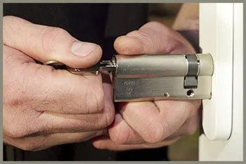 Irving Park IL Locksmith Store Irving Park, IL 773-382-0642